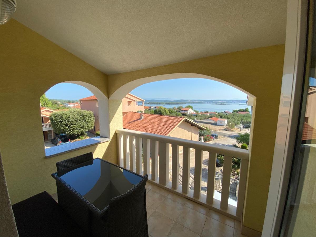 Kraj  Apartments Villa Lora מראה חיצוני תמונה