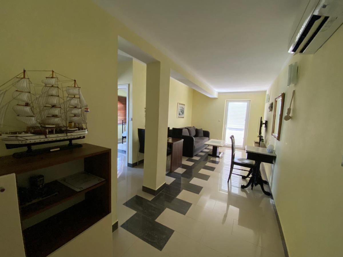 Kraj  Apartments Villa Lora מראה חיצוני תמונה