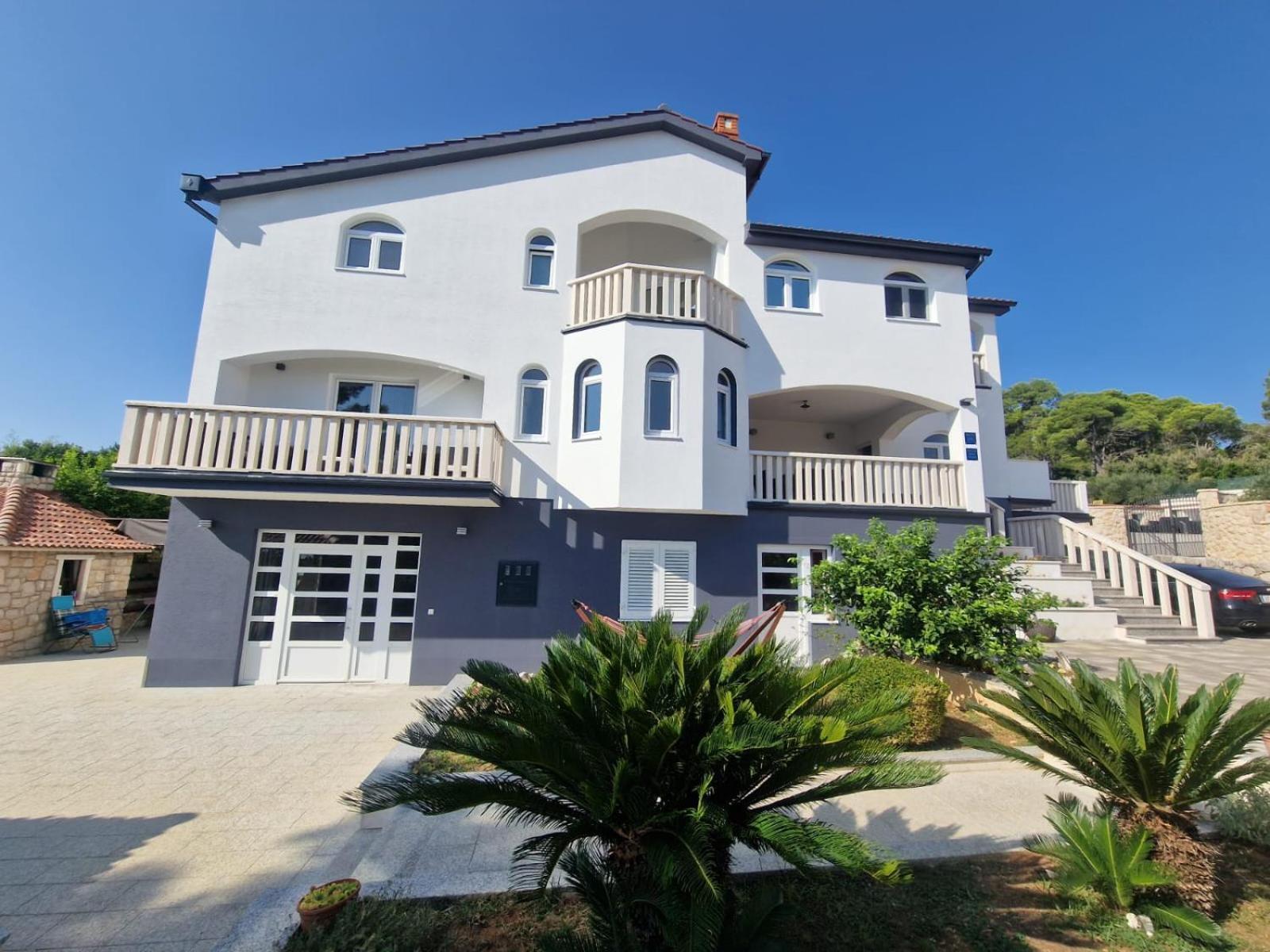 Kraj  Apartments Villa Lora מראה חיצוני תמונה